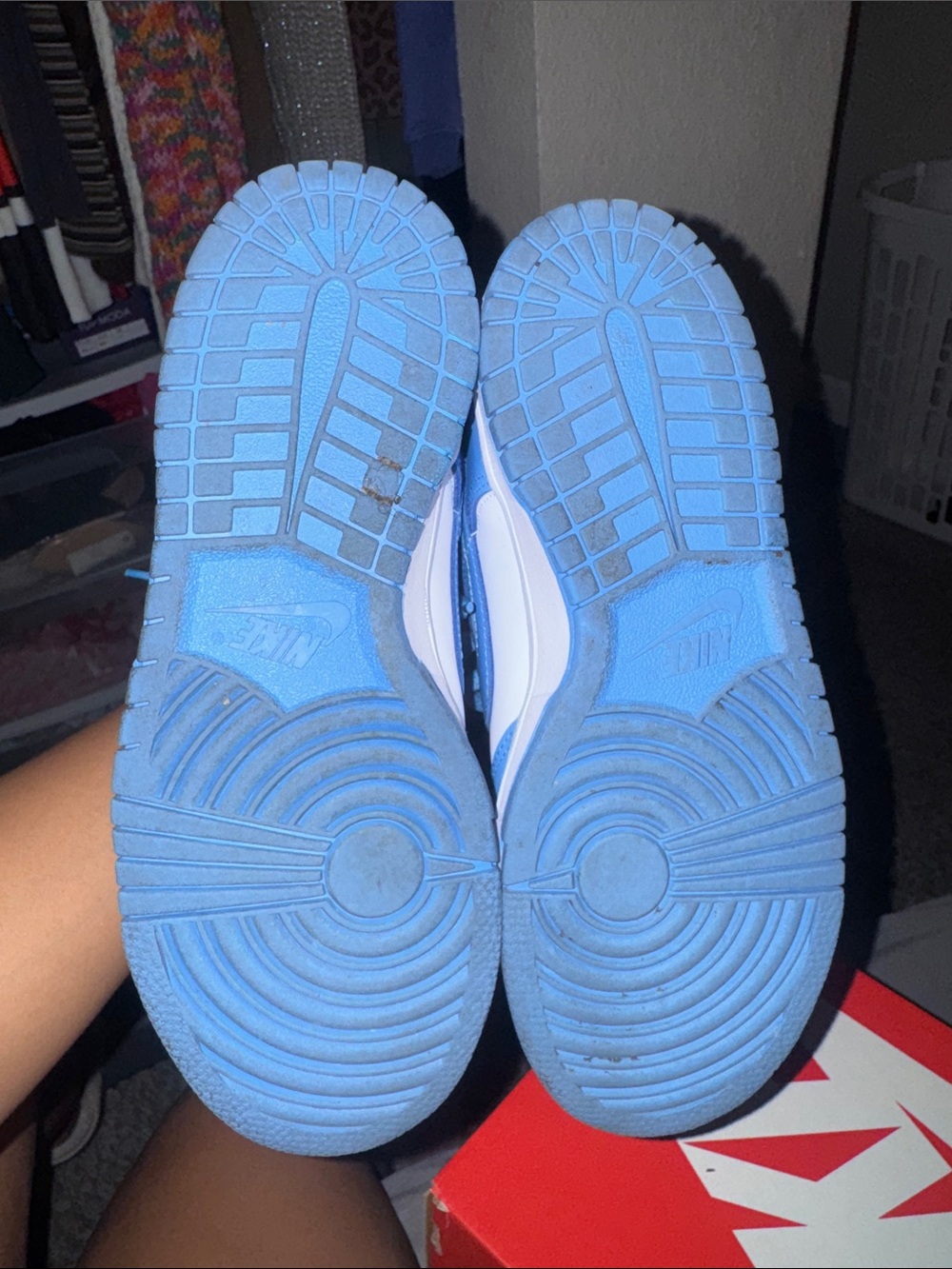 University Blue grade school dunks 5.5Y - Picture 4 of 7